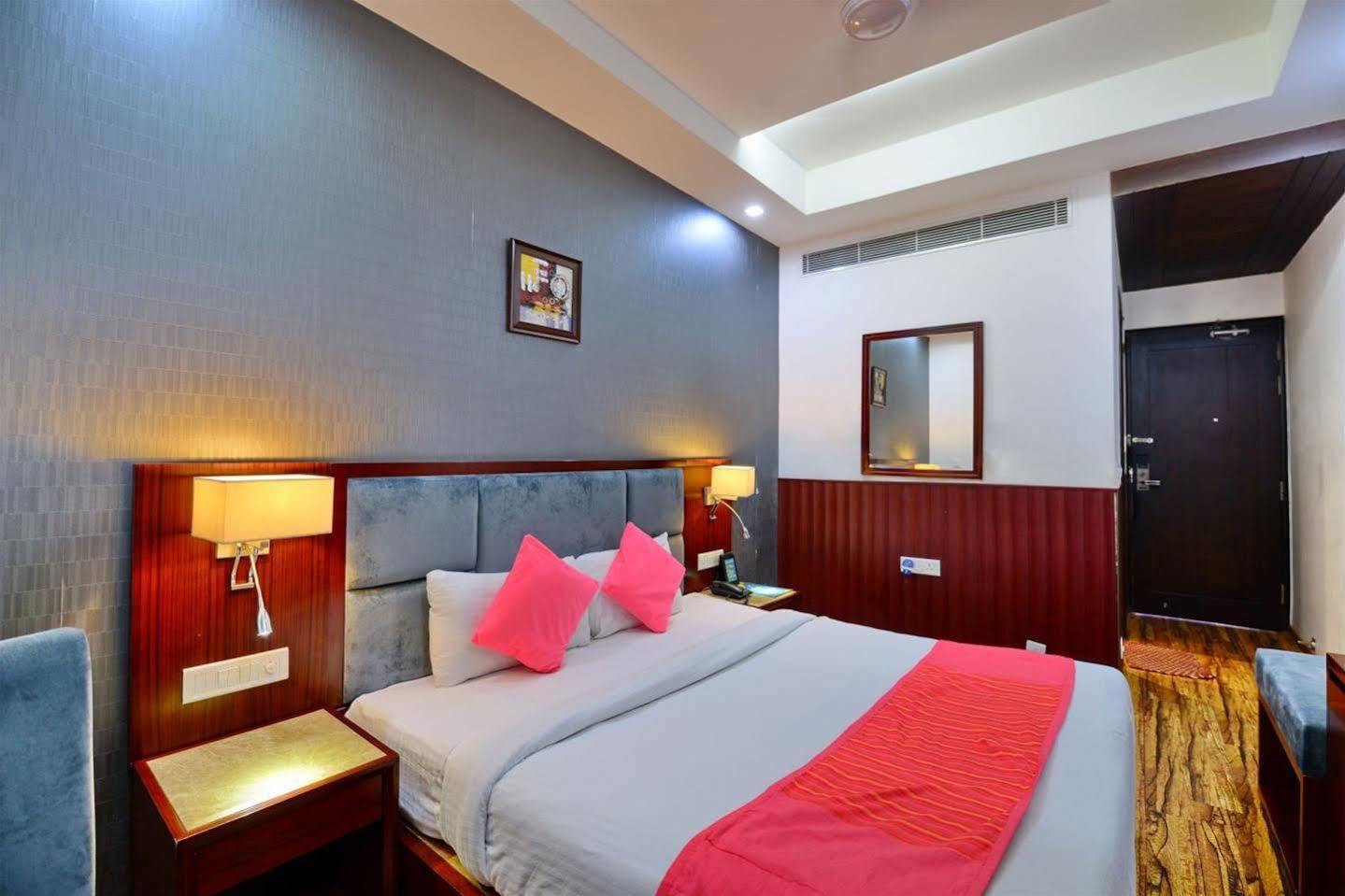 Hotel Prem Plaza Karnāl 외부 사진