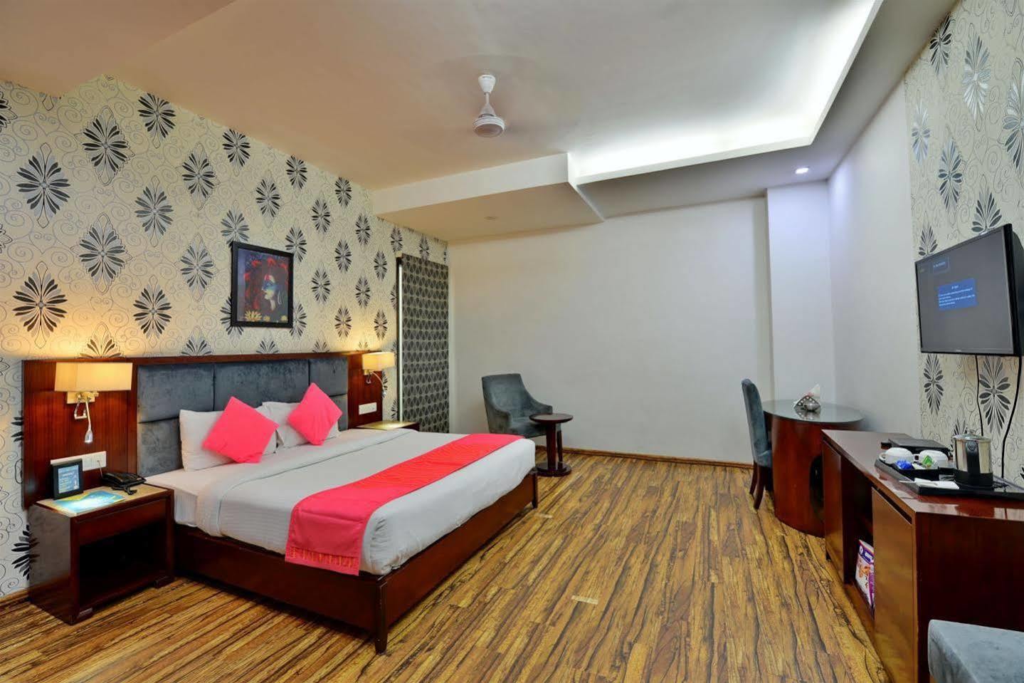 Hotel Prem Plaza Karnāl 외부 사진