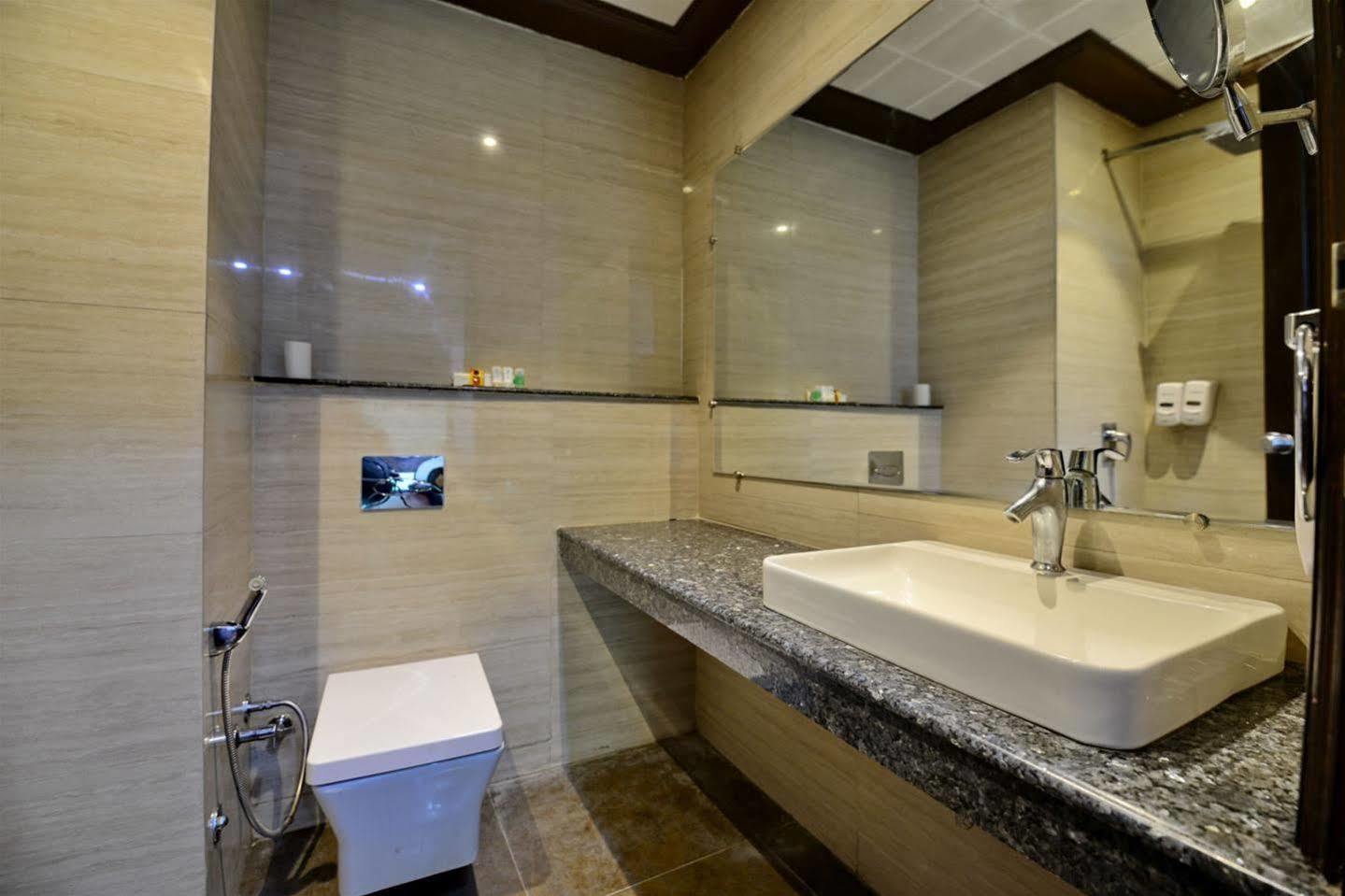 Hotel Prem Plaza Karnāl 외부 사진